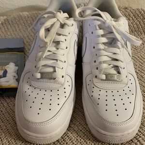 Nike AF1 shoes and brand new 27” shoe laces